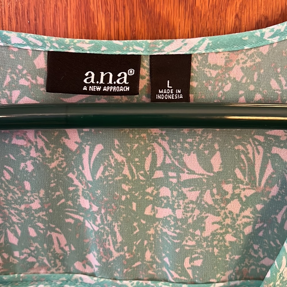 Ana Blouse - Picture 2 of 5